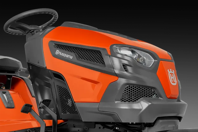 Husqvarna TC 238TX Traktor ogrodowy spalinowy ze światłami LED o wysokiej intensywności